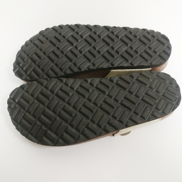 White Mountain Gold Sandals size 7 - Picture 7 of 7